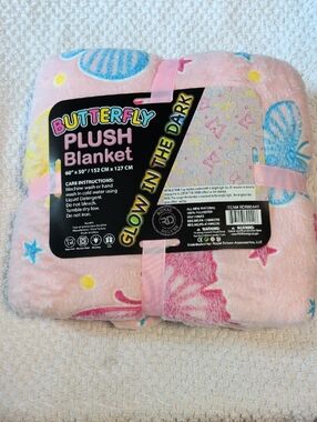 Glow-in-the-Dark Plush Blanket - Butterfly